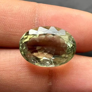 พลอยพลอยสังเคราะห์สังเคราะห์สีเขียวเจียระไนเป็นรูปวงรี GA41ขัดธรรมชาติขนาด20x15x10มม. 18.90กะรัต - Product Image 2