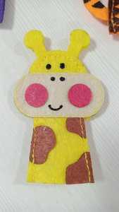 Marionetas de dedo de fieltro con tema de jirafa hechas a medida, ideales para tiendas de juguetes y tiendas de suministros para niños adecuadas para reventa - Product Image 2