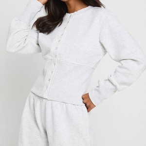 Conjunto Deportivo de Dos Piezas para Mujer, Sudadera con Botones y Pantalones Deportivos de Felpa, Corte Holgado, Ropa al por Mayor, Logotipo Personalizado - Product Image 2