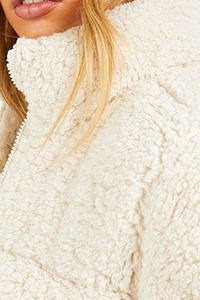 Grande demande Logo personnalisé Douillette en tissu Teddy pour Femme Doudoune Chaud Hiver Manteaux en Fausse Fourrure Streetwear Nouveau Bomber Veste Pour Femmes - Product Image 6