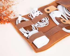 กระเป๋าจัดระเบียบสายเคเบิลหนังพรีเมียมสุดหรูสำหรับใช้ในชีวิตประจำวัน พร้อมคุณสมบัติกันน้ำ กันกระแทก สำหรับสายชาร์จ USB ผู้ผลิต OEM รุ่น LCO-0050 - Product Image 6