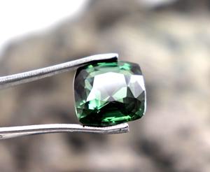 เบาะพลอยโกเมน tsavorite สีเขียวที่หาได้ยากจากธรรมชาติได้รับการรับรองพลอยโกเมน tsavorite - Product Image 5