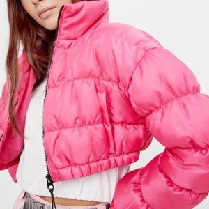 Chaqueta corta y acolchada con logotipo personalizado, abrigos para mujer con cuerdas gruesas y cálidas, chaquetas acolchadas de bombardero de invierno personalizadas - Product Image 2