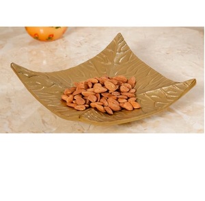 ถาดเสิร์ฟดีไซน์ทันสมัย สำหรับใส่ช็อคโกแลต ผลไม้อบแห้ง ถาดเสิร์ฟคุณภาพดีที่สุด รูปทรงสี่เหลี่ยม ชุบทอง - Product Image 1