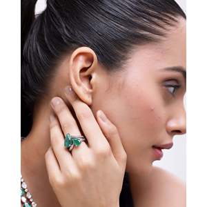 Anillo de Platino con Corte Esmeralda y Gema en Forma de Pera - Product Image 1