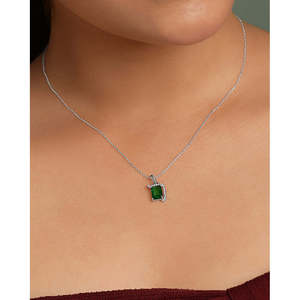 Collar con Colgante Verde Oriana Plateado, Estilo Vintage, Geométrico, con Diamantes y Esmeraldas, Chapado en Rodio, Oro Rosa, Material de Oro, para Compromiso - Product Image 4