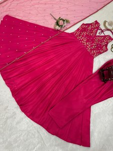 Elegante Look Diseñador Fiesta de cumpleaños Especial Longitud larga Cuello en V Vestidos de mujer Vestidos largos indios y paquistaníes - Product Image 4