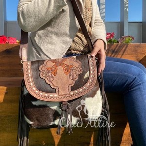 Venta caliente Western Real hecho a mano piel de vaca Tooled Leather Fringe Sling Bag mujeres elegantes ocultas llevar Casual Crossbody Bag - Product Image 1