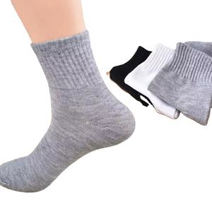 Chaussettes de sport noires pour hommes en gros, respirantes, en coton, pour l'athlétisme - Product Image 4