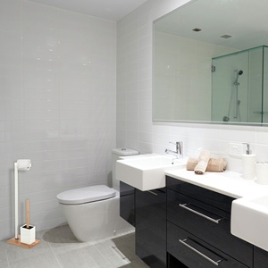 Porte-papier toilette en bambou MSV en brun, 22 x 18 x 69,5 cm - Product Image 2
