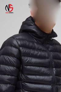 Blouson matelassé noir pour homme, dernière conception, haute brillance, coupe-vent, imperméable, en toile, avec logo personnalisé et fourrure, collection 2026 - Product Image 3