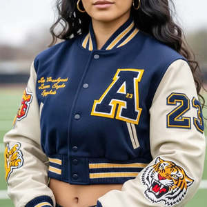 Vestes universitaires élégantes avec des patchs brodés uniques et des motifs colorés, conçues avec un tissu doux pour des looks streetwear tendance - Product Image 3