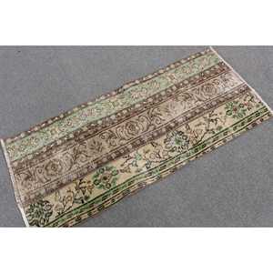 Tapis turc vintage, tapis de 2,1 x 4,9 pieds, tapis floral vert et marron - Product Image 1