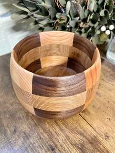 Bol en bois fabriqué à la main avec design en résine Améliorez votre réglage de table avec ce bol en bois unique fait à la main par Tayyab Handicraft - Product Image 6