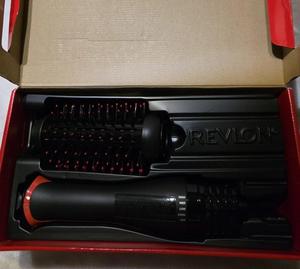 Secador de Pelo y Cepillo de Aire Caliente Multiusos One-Step Volumizer Plus 2.0 de la Mejor Calidad en Negro - Product Image 1
