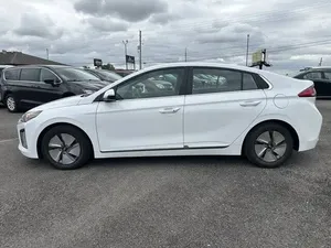 Hyundai Ioniq Híbrido 2021 en perfecto estado - Product Image 3