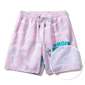 Short de bain pour homme, texture légère et douce, mélange de polyester à séchage rapide, idéal pour les sports d'été décontractés et de plein air. - Product Image 4