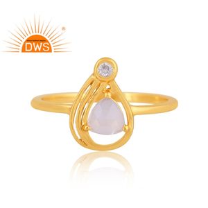 Anillo apilable de piedras preciosas de Luna arcoíris y circonita cúbica chapada en oro de 18 quilates de plata de ley de la mejor calidad, fabricante de joyería fina Demi - Product Image 2