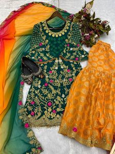 Choli exclusif fantaisie lourd imprimé en georgette avec un style complet Sarara et un volant Dupatta de qualité supérieure au prix de gros - Product Image 3