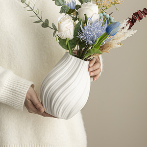 Jarrón de Cerámica Texturizado Blanco Moderno, Decoración <span class=keywords><strong>Minimalista</strong></span> para el Hogar de Estilo Nórdico - Product Image 1