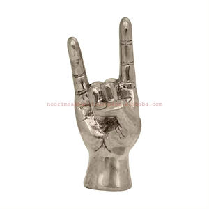 Vitrine en métal de style européen Solidarité Poing Figurine Sculpture pour décor de table-Pièce maîtresse décorative en métal - Product Image 6