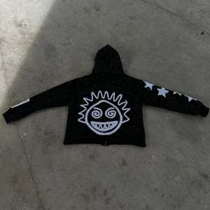 เสื้อฮู้ดโอเวอร์ไซส์วินเทจแบบมีซิปปักโลโก้แบบกำหนดเอง - Product Image 6