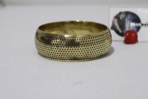 กำไลทองเหลืองแบบมีรูตัดกำไลสีทองและดีไซน์แฟชั่นใหม่สำหรับผู้หญิง - Product Image 2