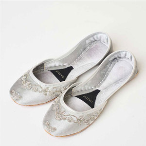 วัสดุทนทาน สวมใส่สบาย กันลื่น รองเท้าคุสซ่าผู้หญิง พื้นรองเท้าหนังคุณภาพสูง หน้าผ้าหนังเทียม ใช้ได้ทุกฤดู มีสินค้าพร้อมส่ง - Product Image 1