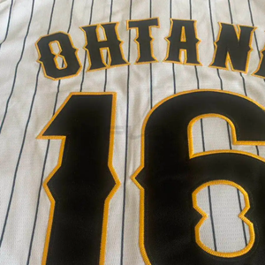 Camisas de béisbol de manga raglán con botones a rayas retro superventas personalizadas uniformes de camiseta de béisbol de poliéster 100% en blanco - Product Image 1