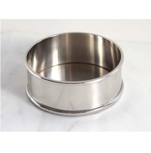 Dessous de verre rond en métal avec un design minimaliste adapté à l'utilisation de la table à manger des articles de bar et à des thèmes de décoration d'intérieur élégants - Product Image 1