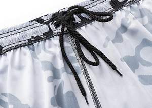 Short Streetwear coupe ample pour homme Design OEM en gros Look tendance avec ceinture réglable et matériau léger - Product Image 6