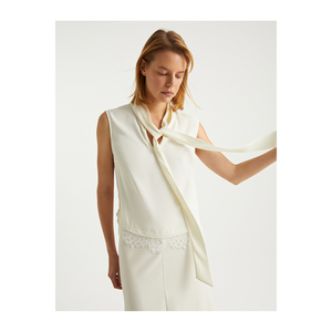 Top de Punto Satinado con Detalles de Encaje para Mujer BGN - Hecho en Turquía - Product Image 4