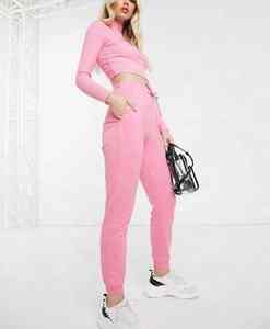 Ensemble de survêtement pour femme personnalisé, haut court, short, sweat à capuche, vêtements de sport pour la course à pied, le jogging - Product Image 6