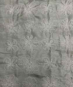 Simplifique su vida con nuestros saris lavables a máquina, que ofrecen comodidad sin comprometer la calidad o el estilo. - Product Image 2