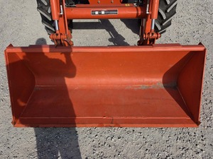 Tractor agrícola Kubota M7060 4x4 con ruedas, precio de fábrica, en venta a un precio muy económico. - Product Image 2