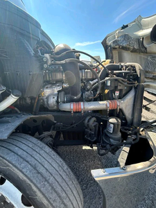 Camión Tractor Usado Sin Accidentes, de Servicio Pesado, 6x4, con Cabina, Motor Diésel Automático, Transmisión Manual, Camión Semirremolque 8x4 para Larga Distancia - Product Image 4