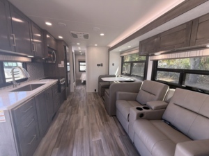 Camping-car parfaitement propre pour Entegra Coach Esteem 29V |   Volant à gauche/droite |   Faible kilométrage |   Exportation mondiale - Product Image 3