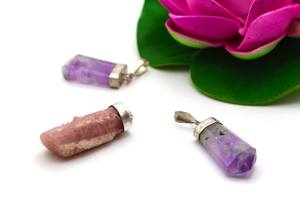 Pendentif en forme de pierres précieuses multiples en argent sterling 925-Design à trois pierres-Cadeau parfait pour les occasions spéciales - Product Image 2