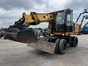 Excavadora X-L 3300 III 2013 Mejor Valorada, CAB 4.X.4, Maquinaria de Construcción de Uso Pesado - Product Image 1