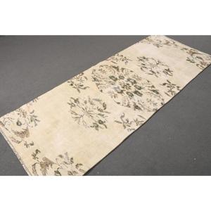 พรมวินเทจสไตล์ตุรกีลายดอกไม้สีขาว ขนาด 2.9x7.2 ฟุต ทำจากขนสัตว์ - Product Image 3