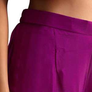 Ensemble Salwar Kameez en soie Resham violette de créateur, richement brodé, avec dupatta, pour femmes, mariages, cérémonies culturelles, fêtes - Product Image 6