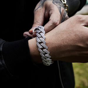 Bracelet tennis avec pendentif en forme de cœur en or avec micro-pavé, style hip-hop - Cadeau unisexe - Product Image 4