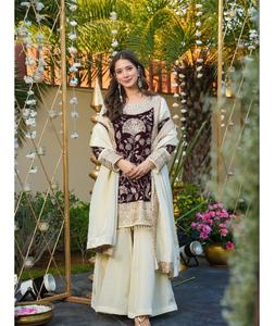 Vêtement ethnique indien Pur, en organza de soie et velours avec broderie lourde et travail de séquence, salwar kameez avec dupatta en organza - Product Image 1