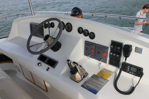 เรือคาตามารัน UBI 950 แบบกำหนดเอง 50 ที่นั่ง เรือแท็กซี่น้ำสุดหรู ตัวถังอลูมิเนียม สำหรับตกปลาและล่องเรือ 8 เมตร - Product Image 4