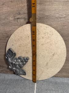 เขียงไม้พรีเมียมลายองุ่น สำหรับตกแต่งครัว เหมาะสำหรับการจัดเลี้ยงและรับรองแขก จากอินเดีย - Product Image 3