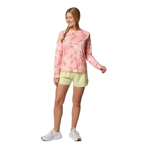 Camisa de manga larga estampada para mujer con diseño personalizado, camiseta ligera de manga larga con cuello redondo, camiseta de tela de poliéster duradera en todos los estampados - Product Image 3