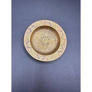 Plateau de service en laiton de fabrication intemporelle avec une finition brillante offrant un bel accent à toute occasion formelle ou décontractée - Product Image 2