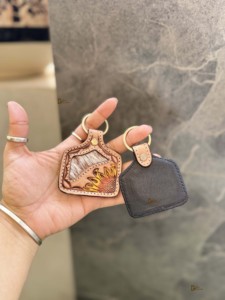 2025 New Arrival <b>Vintage</b> Hand Tooled Leather Keyrings Hand Stitched Sunflower Western Genuine Leather High Quality Hot Sale <b>Key</b> - Product Image 4