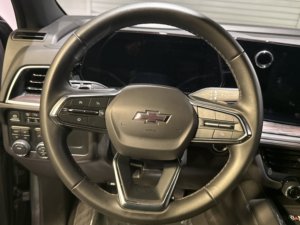 Chevrolet Tahoe Z71 V8 5.3L 4WD d'occasion propre 2025 - Product Image 4