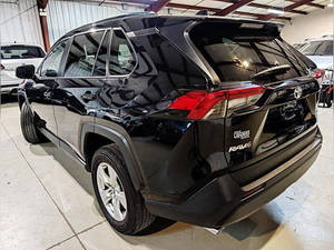 Seminuevo 2019 Toyotaa RAV4 XLE AWD XLE 4dr SUV - Product Image 2